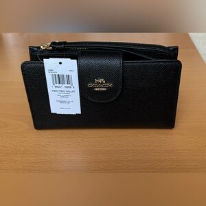 NWT Coach Tech Wallet